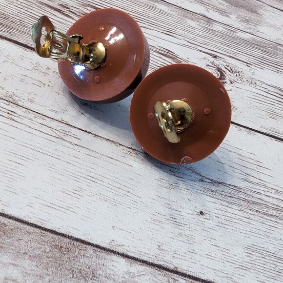 Vintage Clip On Earrings - Domed Cream with Tan - Loose Clip - Picture 9 of 10